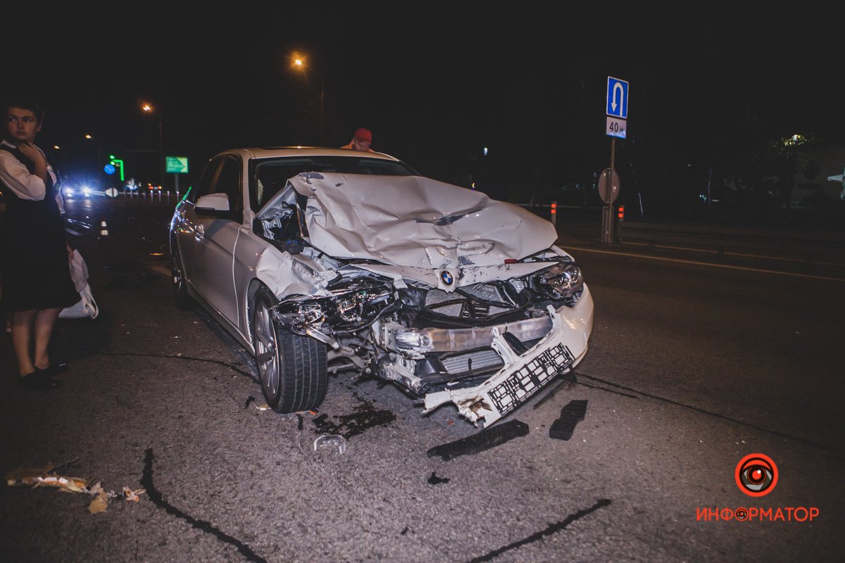 BMW двигался по Набережной Победы