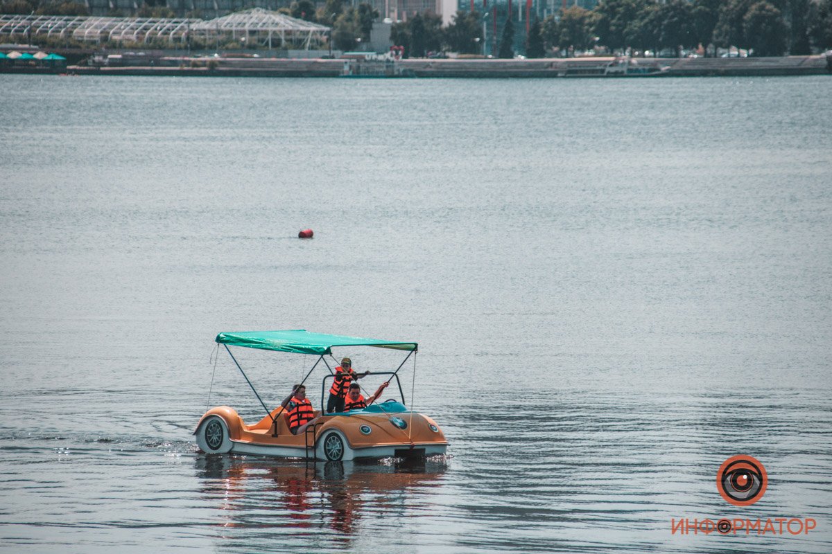 По водной глади