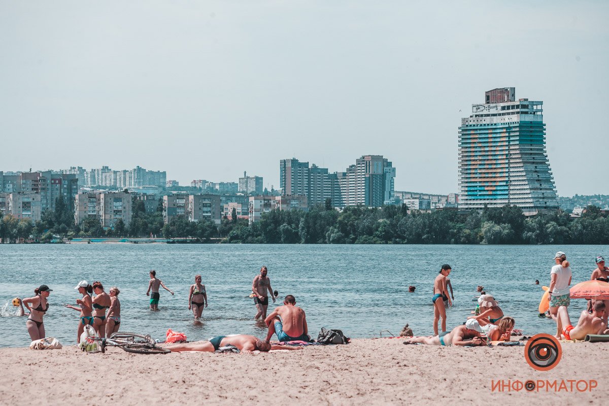 Довольно многолюдно