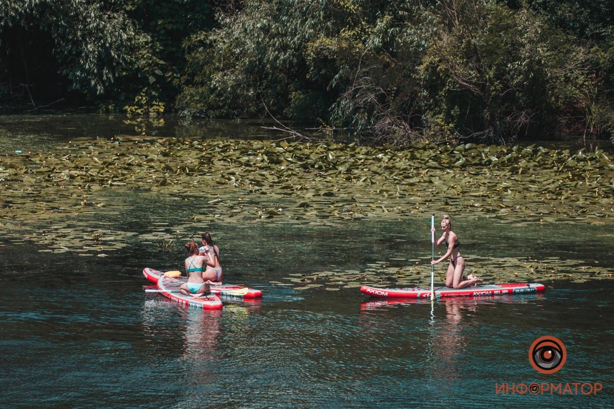 Плавают и загорают одновременно