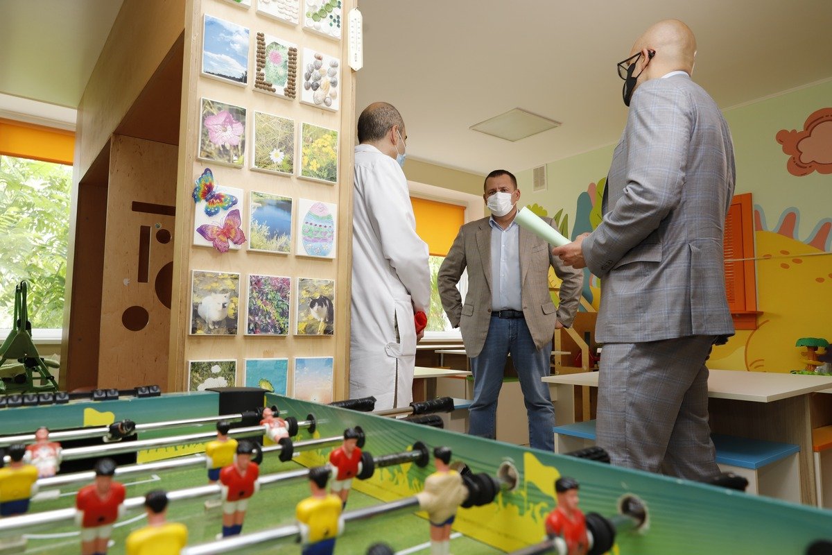 Лучшие врачи из США будут бесплатно лечить детей в Днепре 7