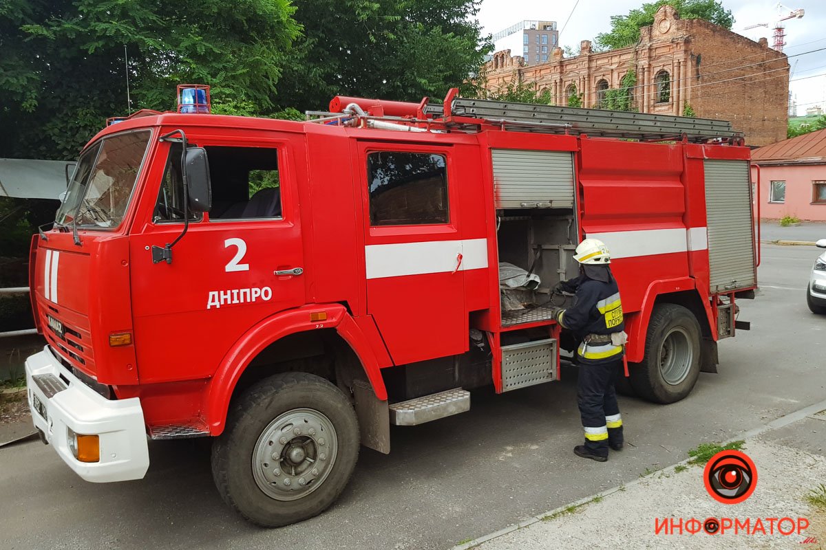 На месте несколько единиц пожарно-спасательной техники