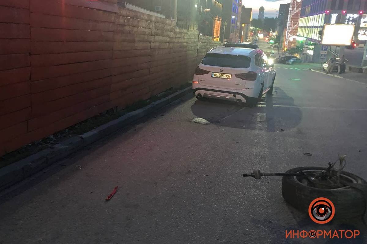 У BMW оторвало колесо У BMW оторвало колесо