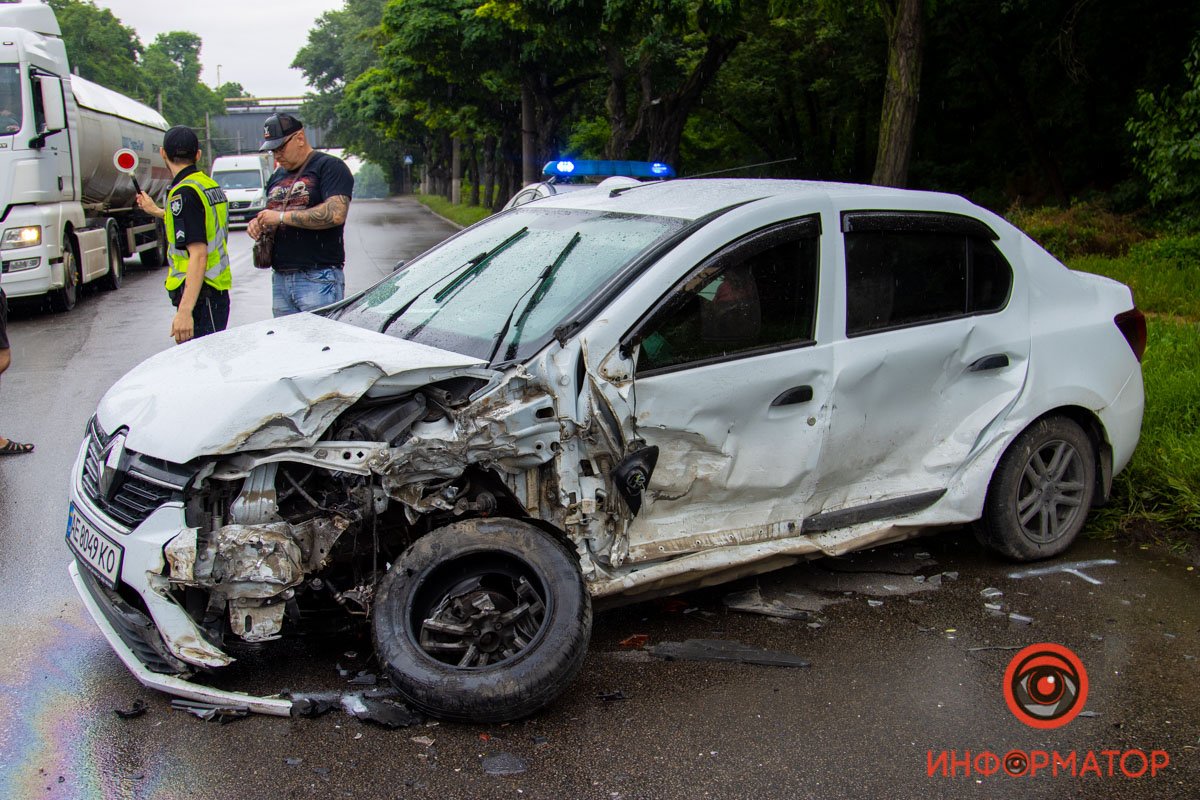 Тройная авария с грузовиком возле "Коксохима" в Днепре: образовалась большая пробка 8
