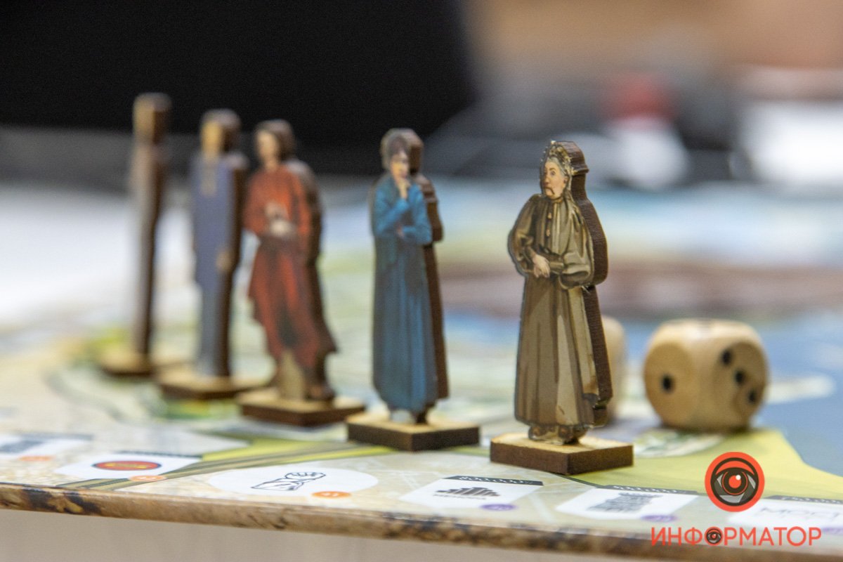 Правила "Днепровского пана" напоминают "Монополию"