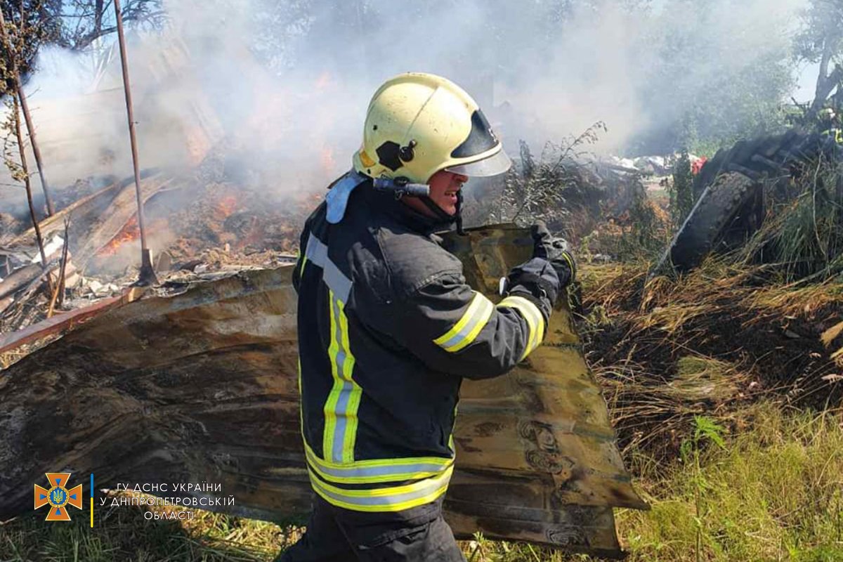 Под Днепром горел сеновал Под Днепром горел сеновал