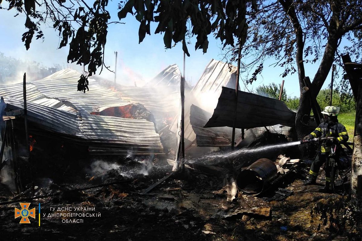 Огонь ликвидировали 8 человек Огонь ликвидировали 8 человек