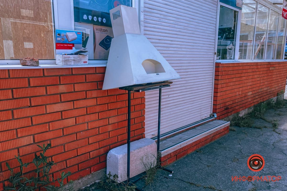 Продавцы считают, что это происходит из-за низких продаж Продавцы считают, что это происходит из-за низких продаж