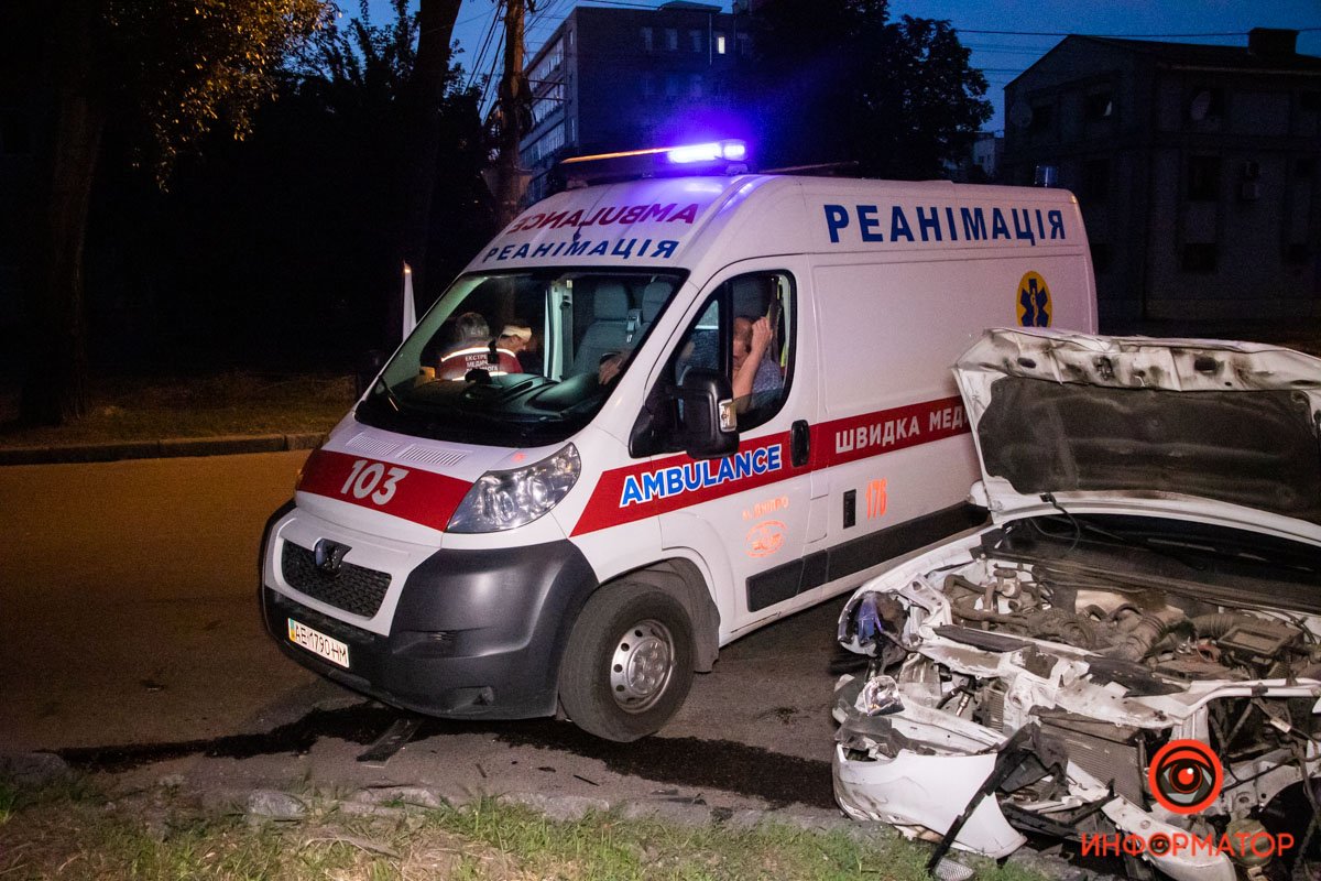 Также травмировалась пассажирка такси, ее забрала другая скорая