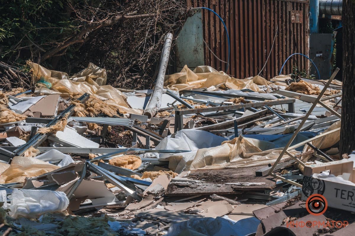 Демонтируют павильоны