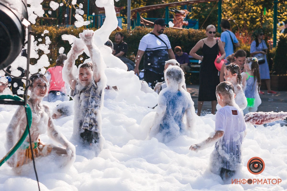 В пене с ног до головы