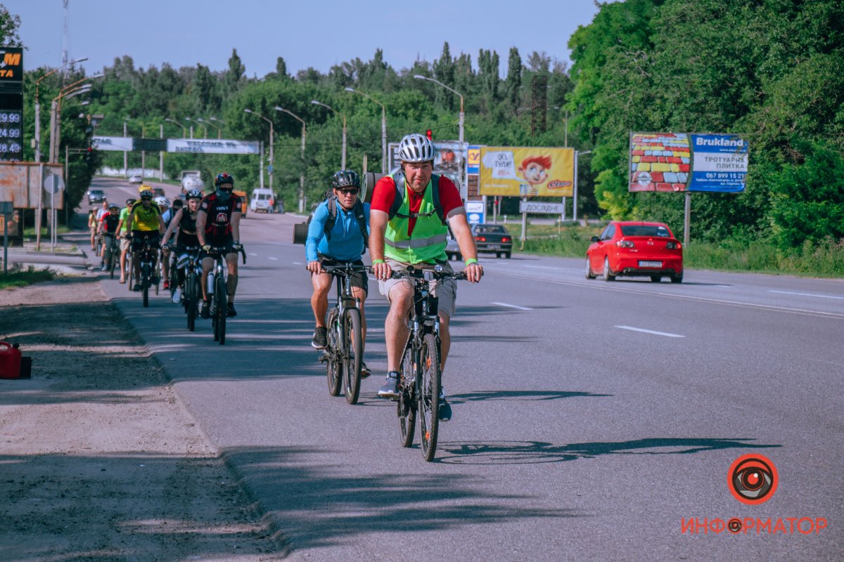 Мнооого велосипедов:)