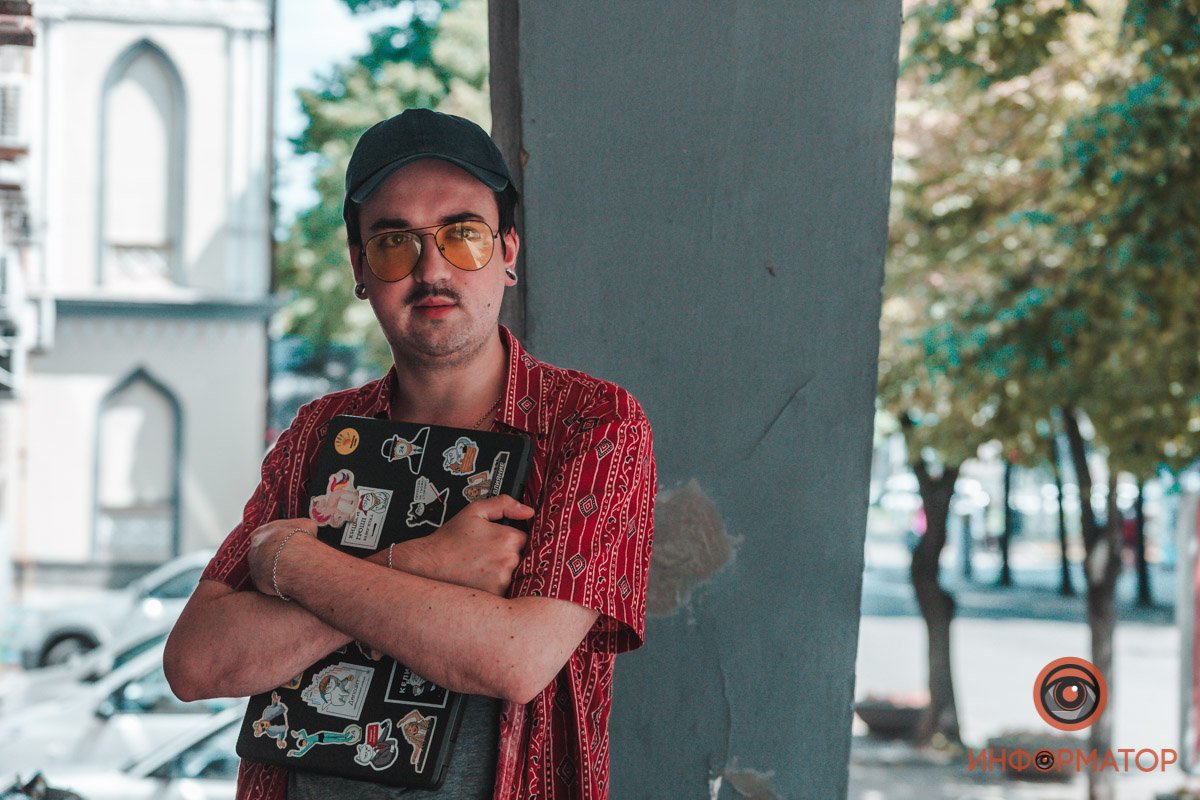 Увидите его на улицах города - вероятно, он снова раздает деньги Увидите его на улицах города - вероятно, он снова раздает деньги