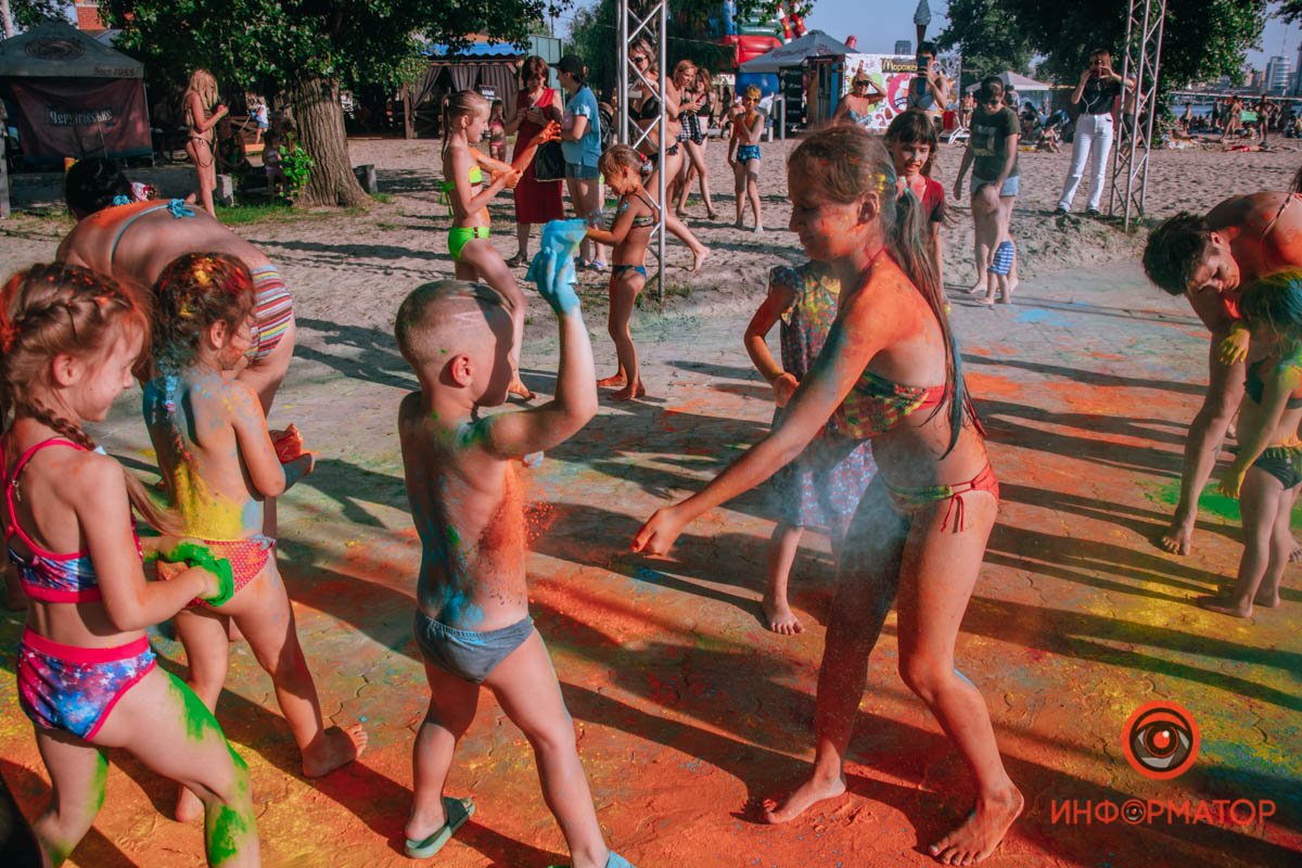 Получай! Нет, ты получай! Получай! Нет, ты получай!