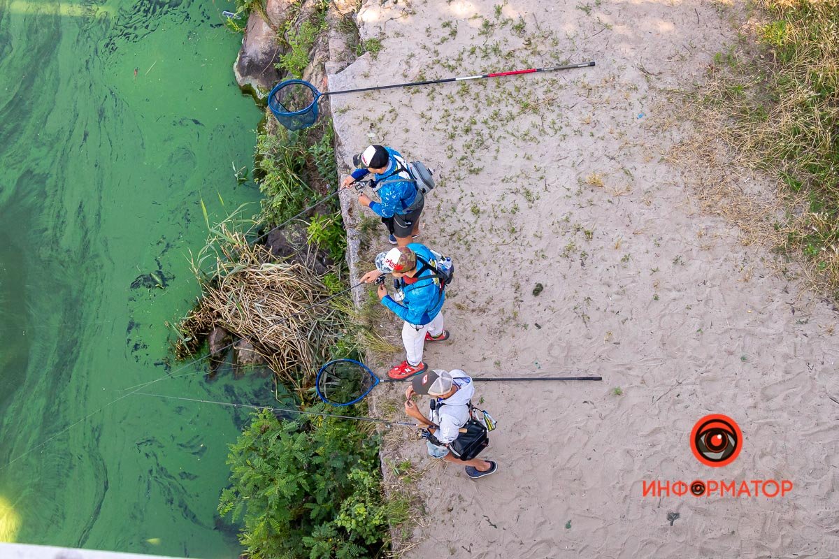 В соревнованиях участвовали 4 команды и 27 спортсменов