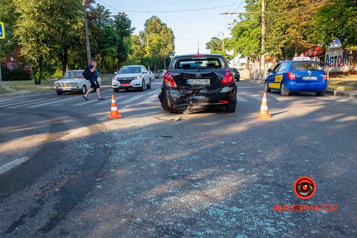 Столкнулись Chevrolet и KIA Столкнулись Chevrolet и KIA