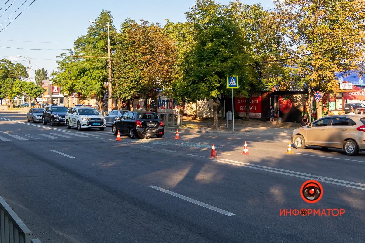 В салоне KIA находился годовалый ребенок, его забрали в больницу В салоне KIA находился годовалый ребенок, его забрали в больницу