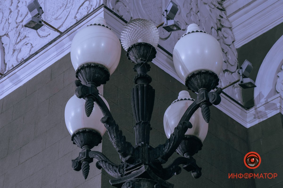 А вот фонарь почему-то не горит