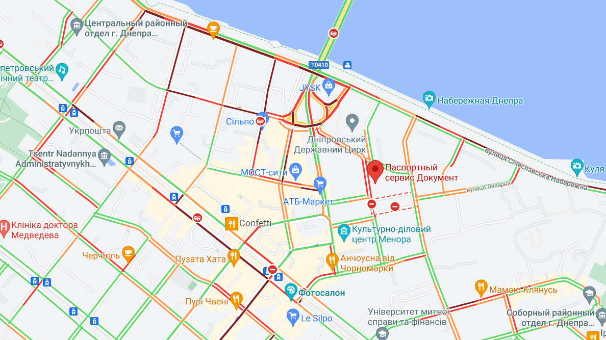 Центр застрял в пробках