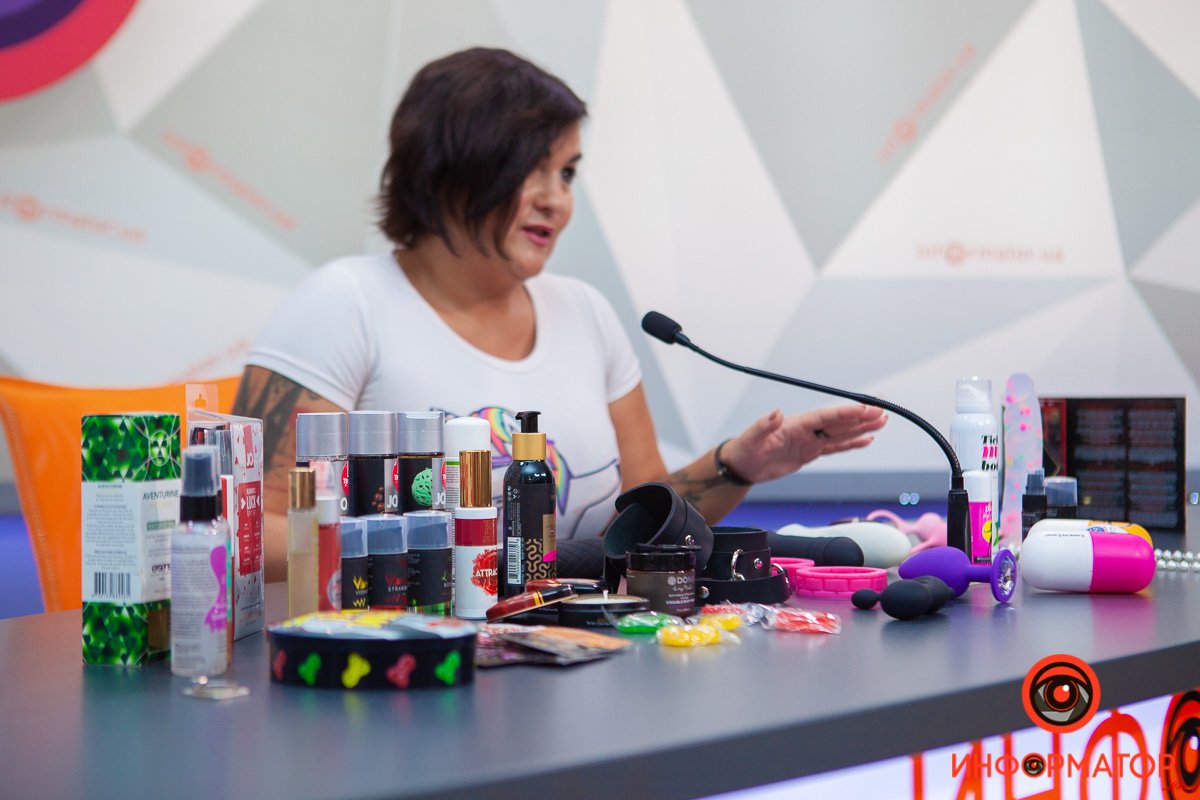 В лектории Информатора прошли лекции о том, как защитить близких от наркотиков, а также о выборе секс-гаджета 4
