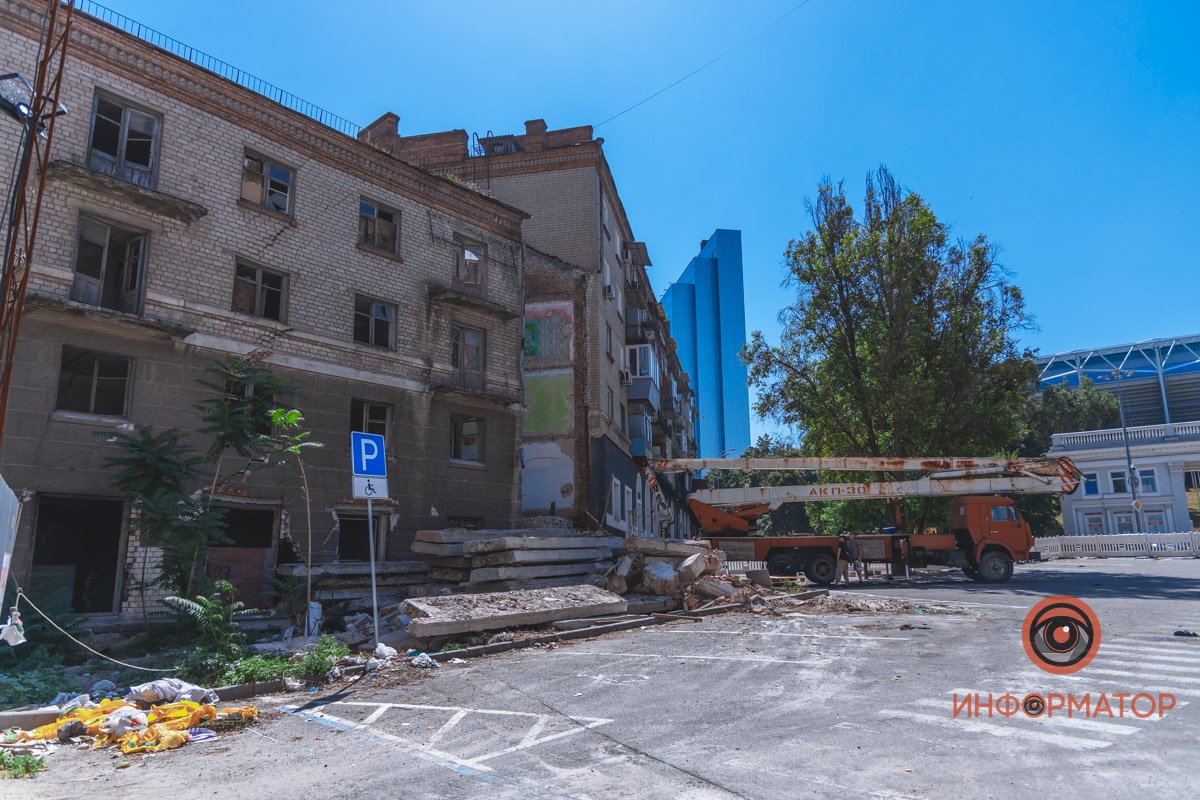 Дом возле "Днепр Арены" Дом возле "Днепр Арены"