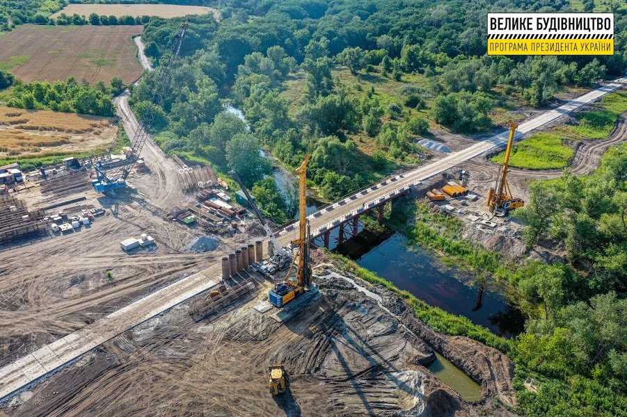 В области ремонтируют существующие магистрали и строят новые В области ремонтируют существующие магистрали и строят новые