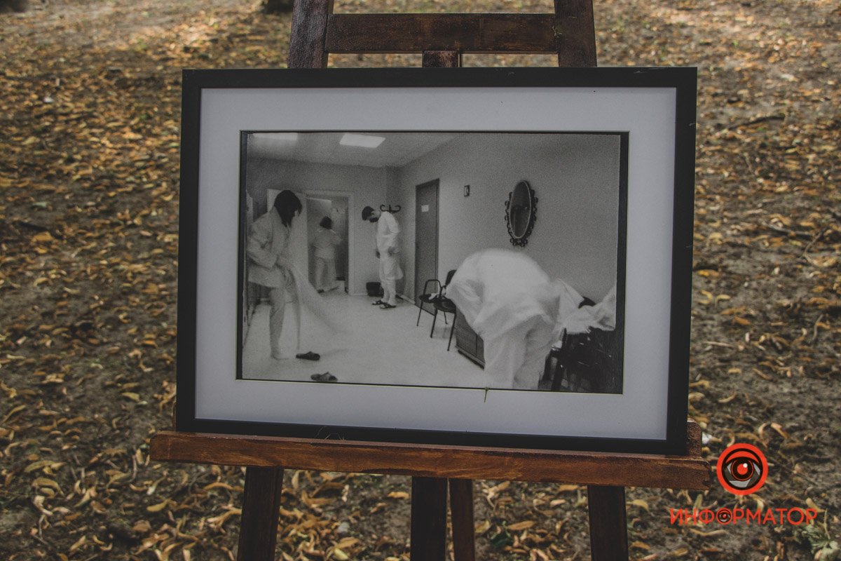 Люди в белом