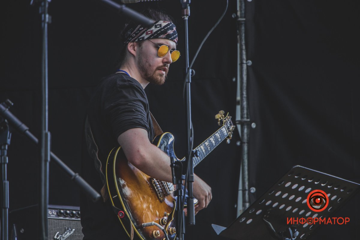 Дадим немного рока