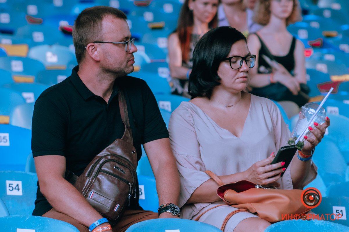 Все ждут выступление пианиста Джеки Террассон