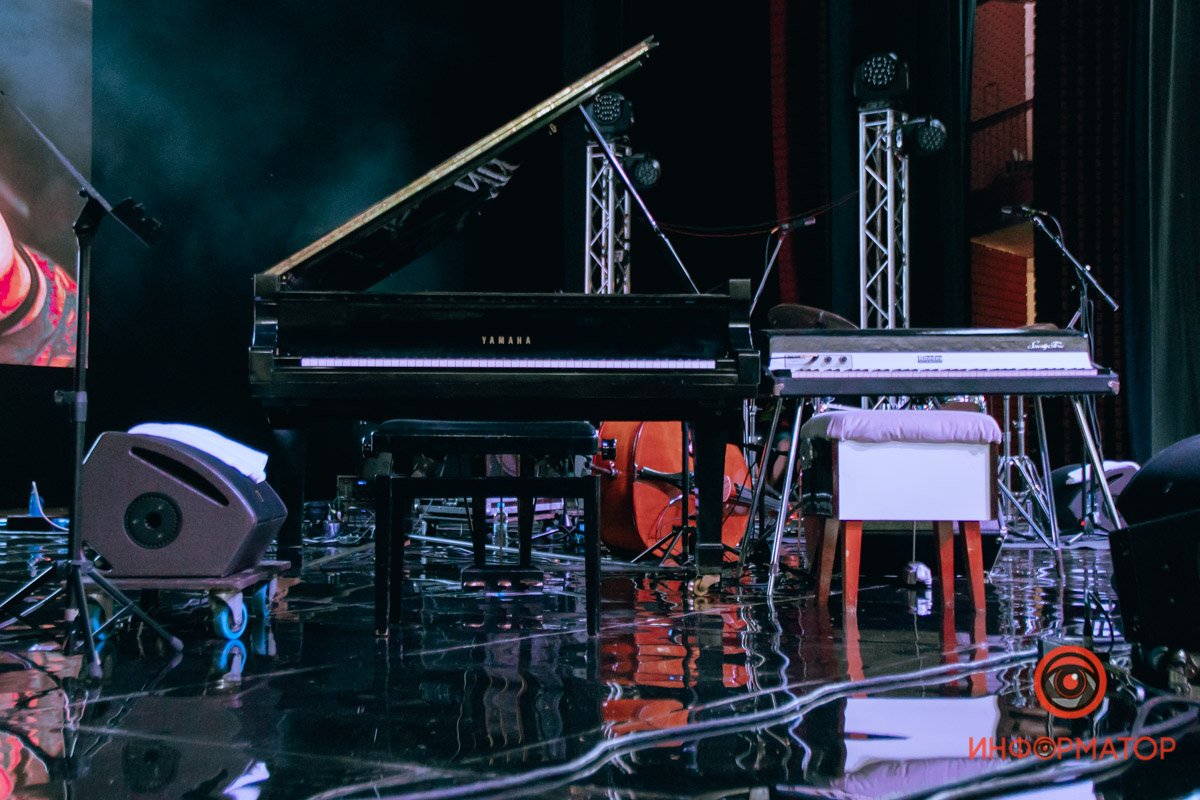 Инструменты на сцене