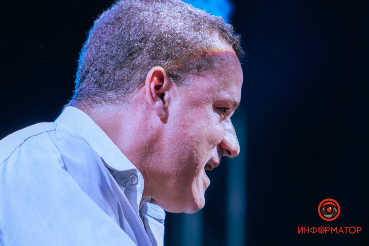 Джеки родился в Западном Берлине, но его мать — американка, а отец — француз