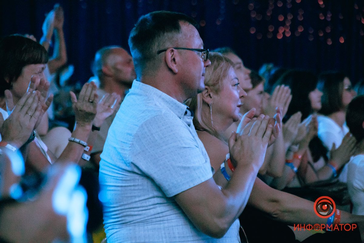 В завершение - овации от зрителей