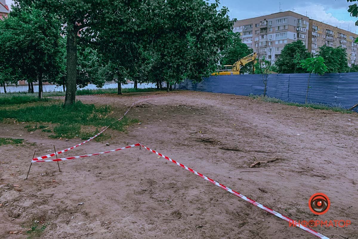 Оградили стройку Оградили стройку