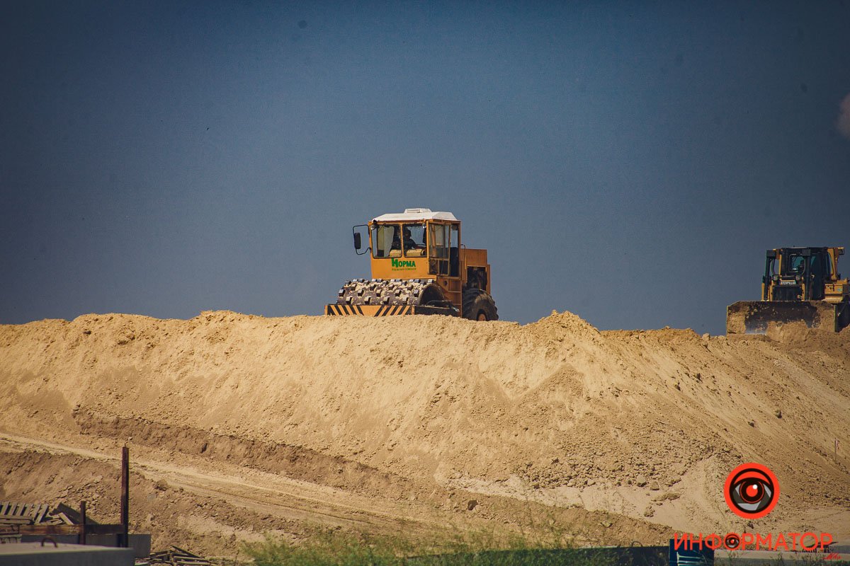 Работают тракторы Работают тракторы