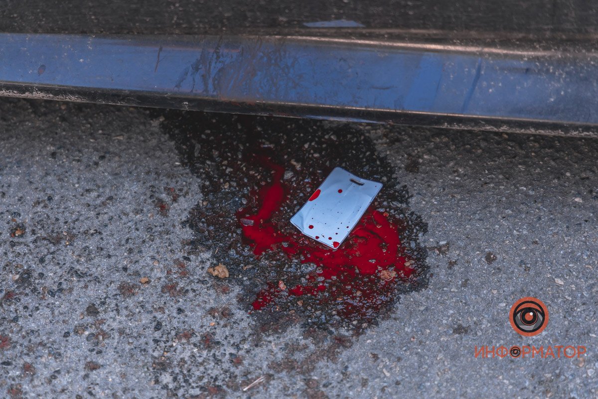 В Днепре возле Мерефо-Херсонского моста Mitsubishi врезался в парапет: погибли две женщины 10