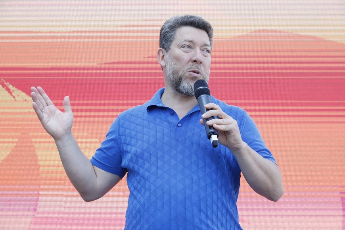 Борис Филатов поздравил одно из крупных предприятий с открытием логистического центра и отметил важность создания новых рабочих мест 2