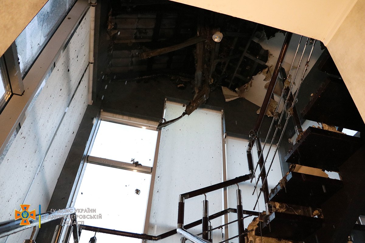 Спасатели локализовали пожар в 5:03 и полностью его ликвидировали в 5:20 Спасатели локализовали пожар в 5:03 и полностью его ликвидировали в 5:20