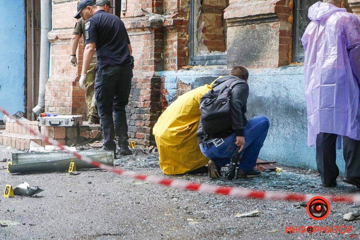 На проспекте Дмитрия Яворницкого