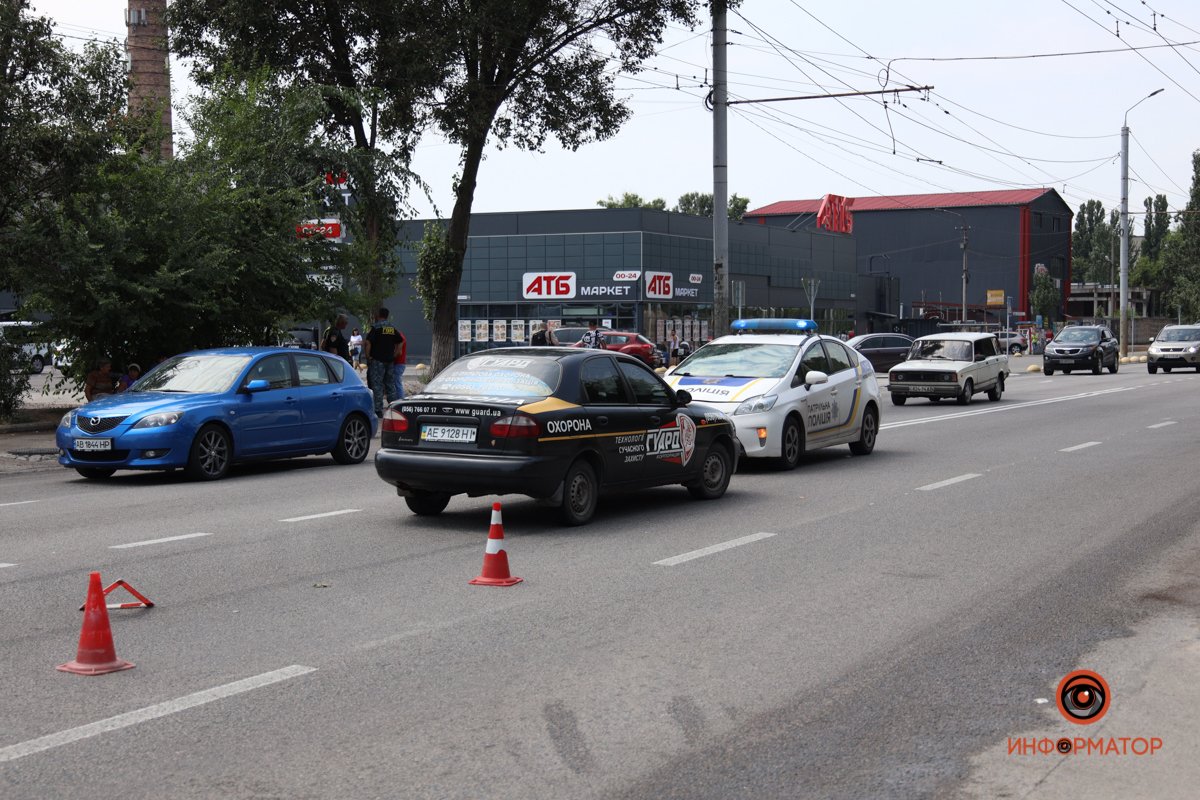 На Калиновой Lanos службы охраны сбил мужчину На Калиновой Lanos службы охраны сбил мужчину