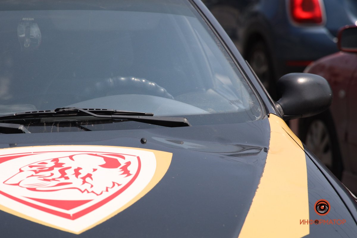 Мужчина переходил дорогу в неположенном месте Мужчина переходил дорогу в неположенном месте