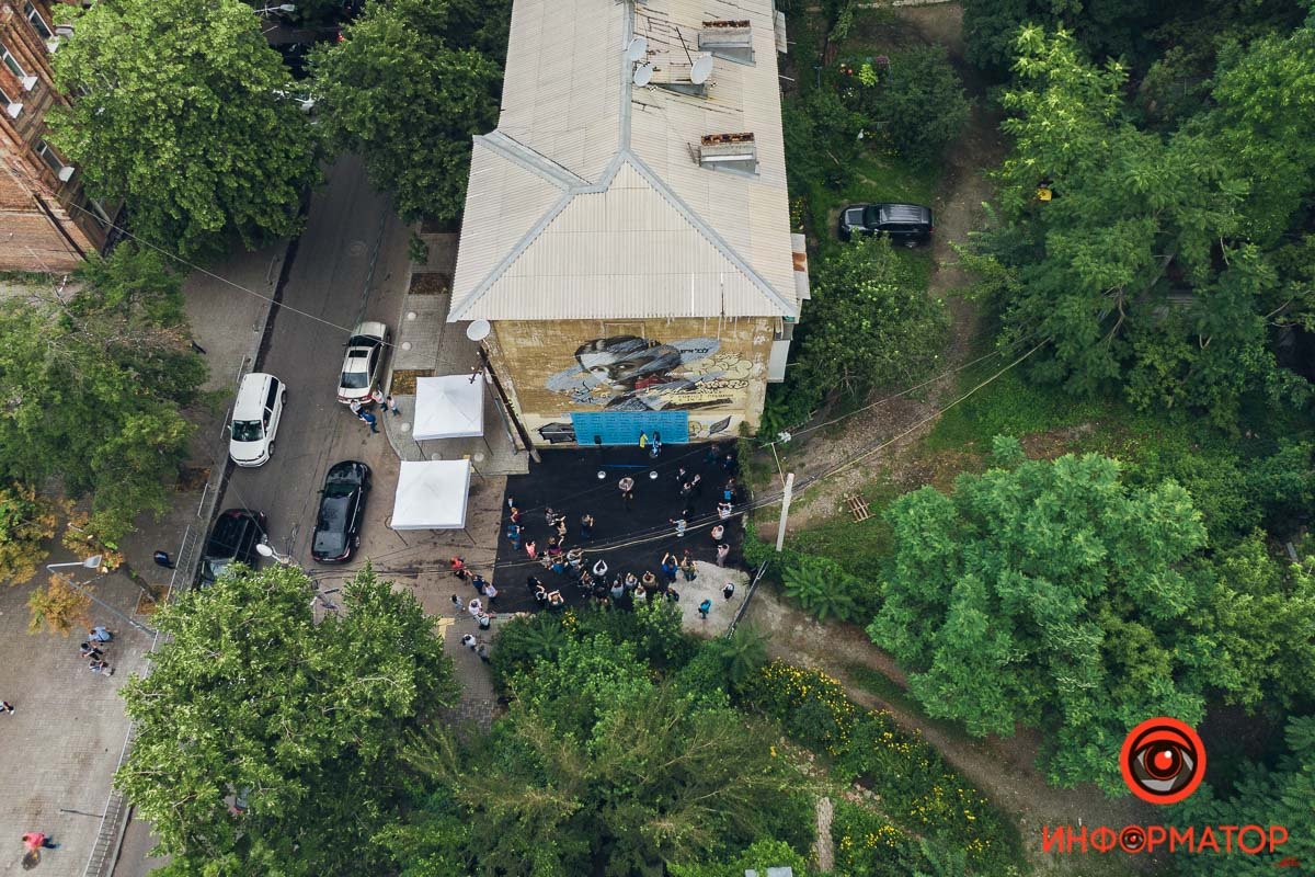 Поэтесса с теплом вспоминала город Поэтесса с теплом вспоминала город