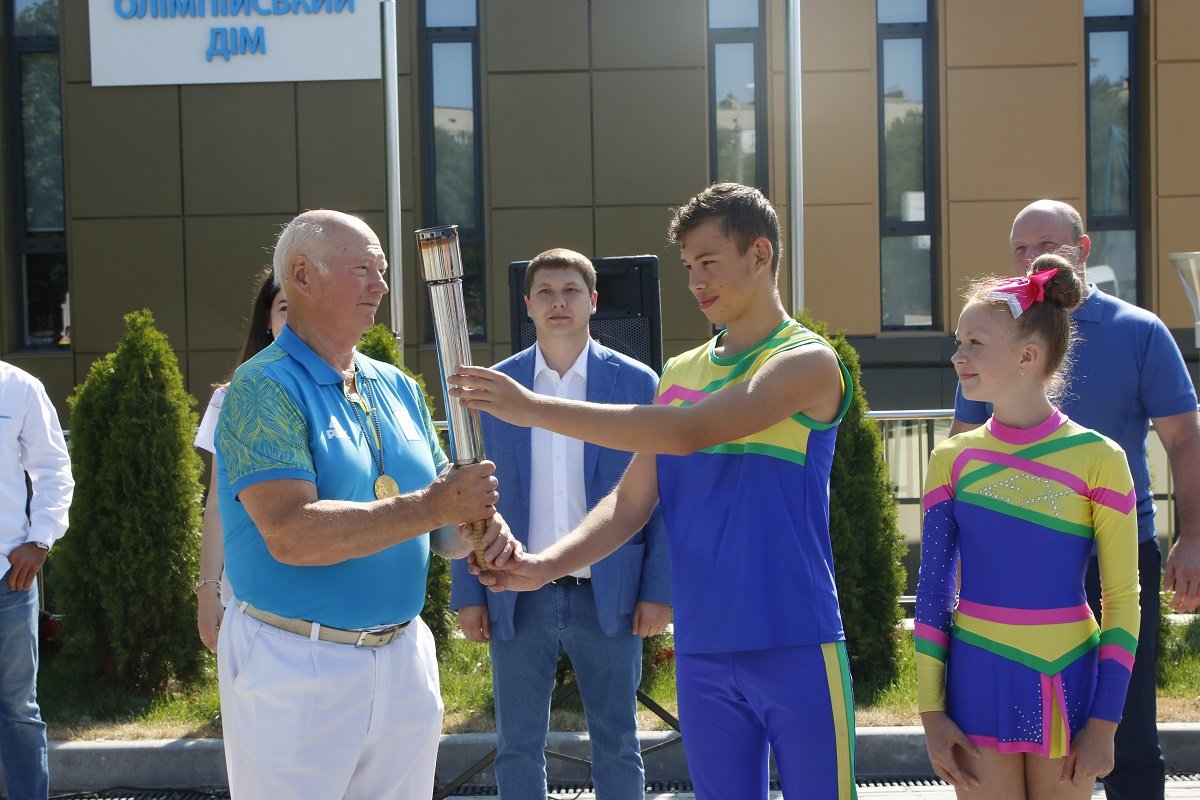 У Дніпрі напередодні відкриття XXXII Літніх Олімпійських ігор у Токіо-2020 провели святкове підняття прапору НОК 1