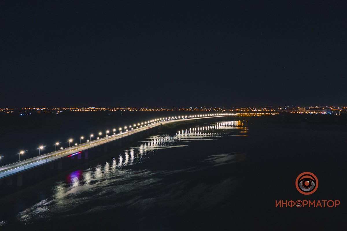 Огни на Кайдакском мосте в Днепре Огни на Кайдакском мосте в Днепре