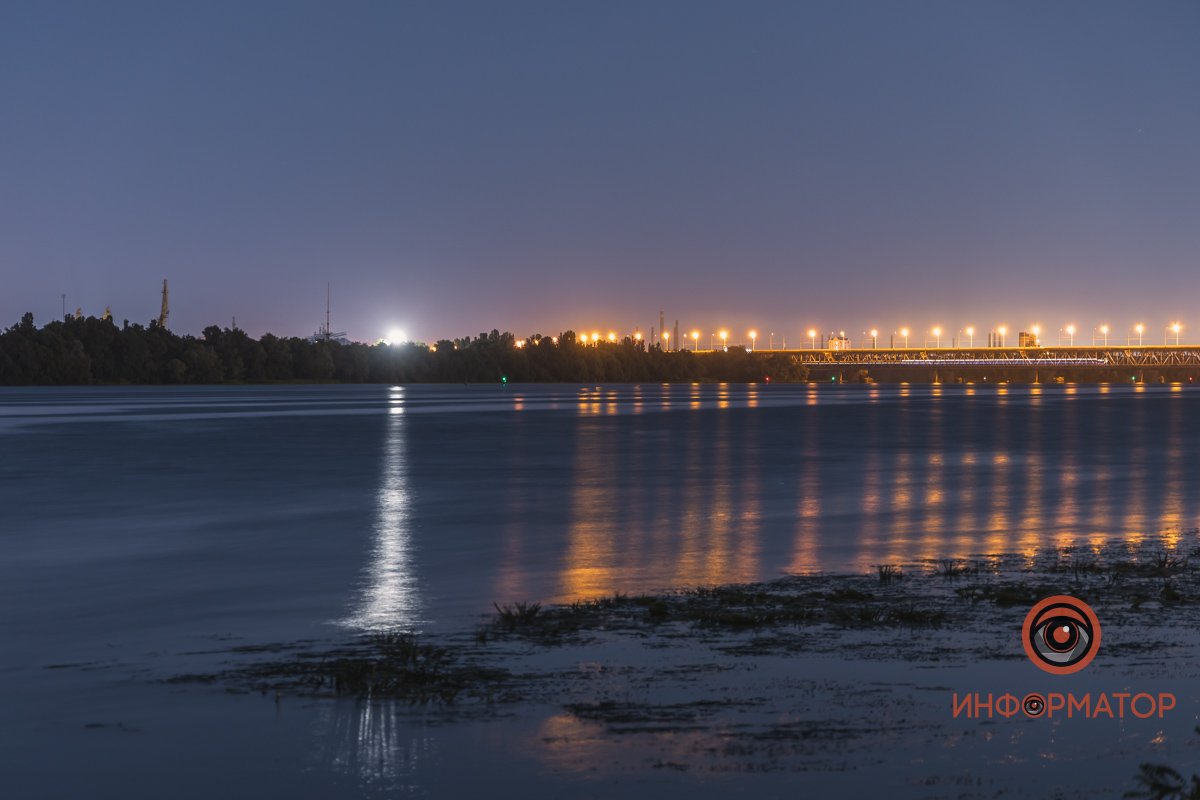 Блики на воде в Днепре Блики на воде в Днепре