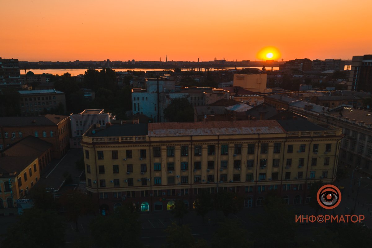 Утро на крышах домов Утро на крышах домов