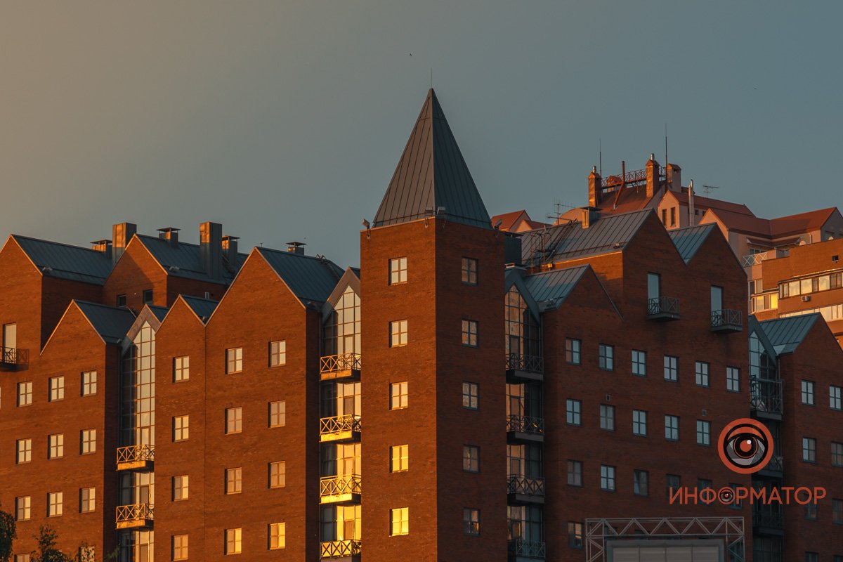 Новые день уже стучит в окно Новые день уже стучит в окно