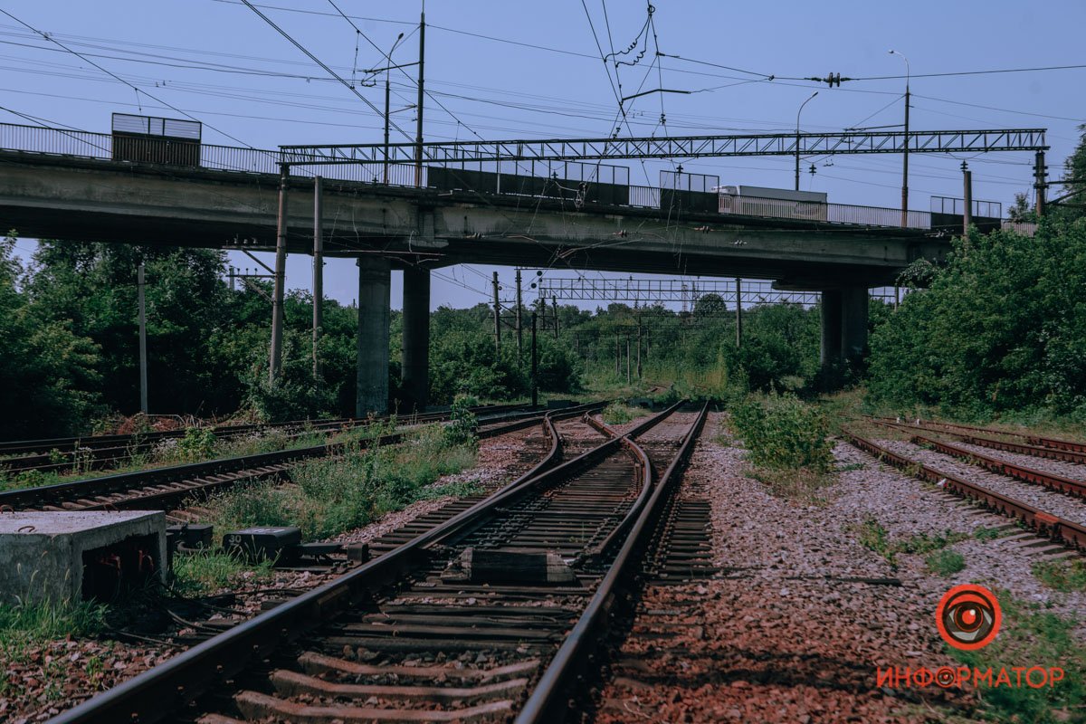 А говорят, что параллельные линии не пересекаются А говорят, что параллельные линии не пересекаются