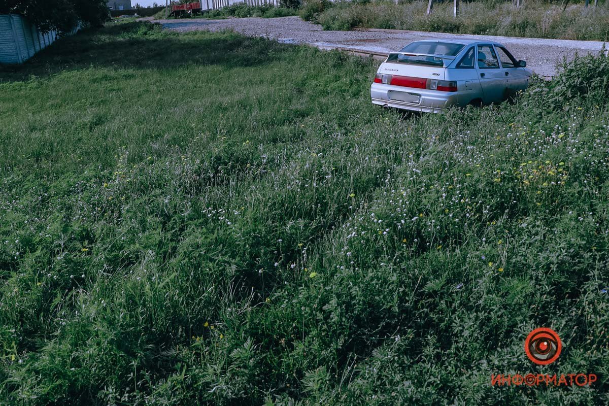 В Старых Кодаках ВАЗ слетел с дороги в кювет В Старых Кодаках ВАЗ слетел с дороги в кювет