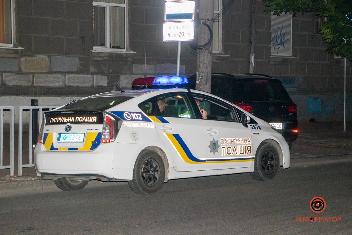 На месте работают патрульные, ожидается приезд следователя по ДТП На месте работают патрульные, ожидается приезд следователя по ДТП