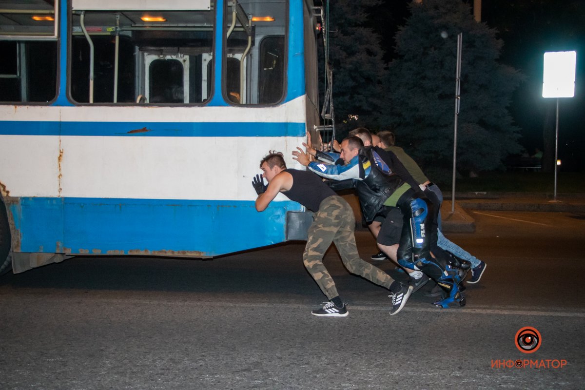 На помощь пришли мотоциклисты На помощь пришли мотоциклисты